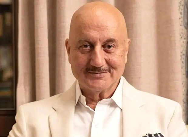 Anupam Kher gets emotional after visiting the late Satish Shah’s wife Madhu : Bollywood News