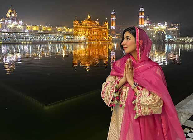 Parul Gulati seeks blessings at Golden Temple ahead of the release of Kis Kisko Pyaar Karoon 2 with Kapil Sharma 2 : Bollywood News